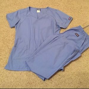 Cherokee uniform set